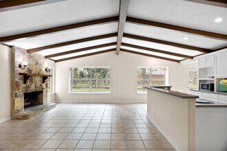 8735 S Monticello Cir in Granbury, TX - Foto de edificio - Building Photo