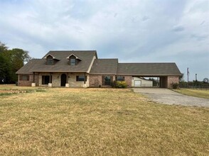 1555 E Blackjack Rd E in Pilot Point, TX - Building Photo - Building Photo