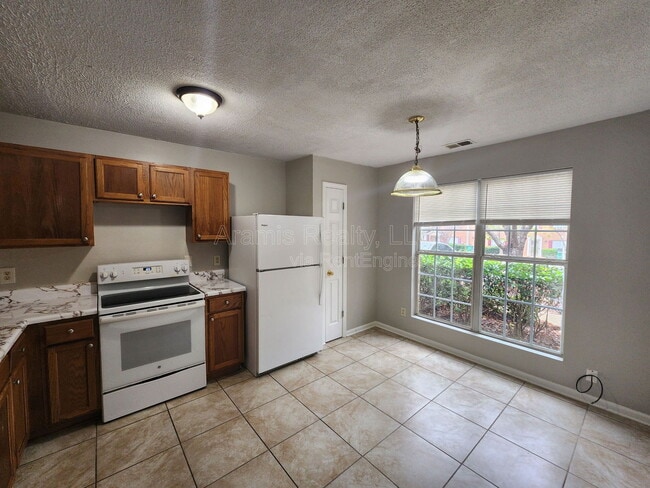 3752 Waldrop Ln in Decatur, GA - Building Photo - Building Photo