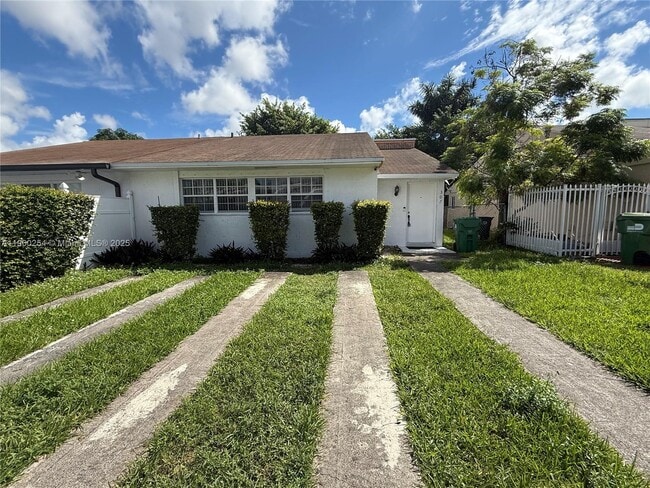 307 SW 96th Ct