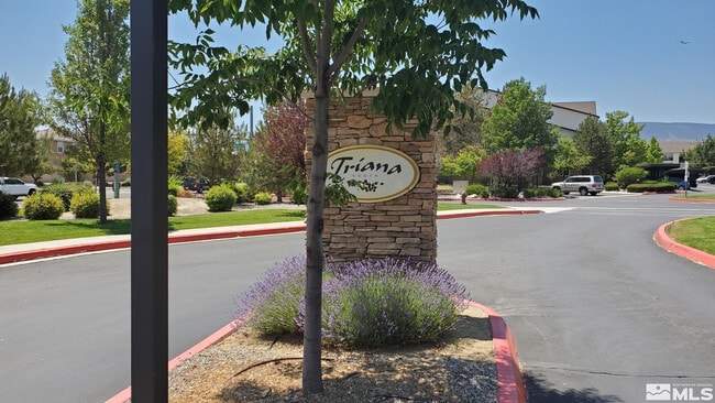 1325 S Meadows Pkwy in Reno, NV - Building Photo - Building Photo