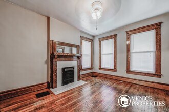 2176 Summit St in Columbus, OH - Building Photo - Building Photo