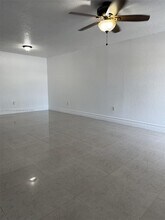 19558 NW 55th Cir Pl in Miami Gardens, FL - Foto de edificio - Building Photo
