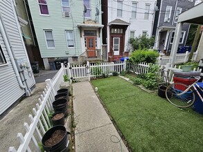 7 Cheever Ct, Unit #7 in Boston, MA - Building Photo - Building Photo