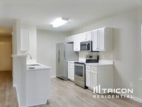 325 Cayman Way in Charlotte, NC - Building Photo - Building Photo