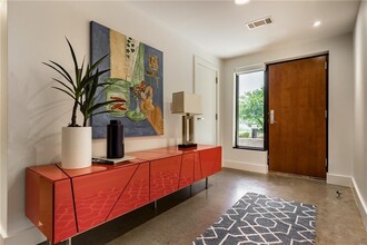 345 NE 4th St, Unit 245 in Oklahoma City, OK - Building Photo - Building Photo