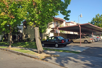 Buckingham Place Apartmemts in Stockton, CA - Foto de edificio - Building Photo