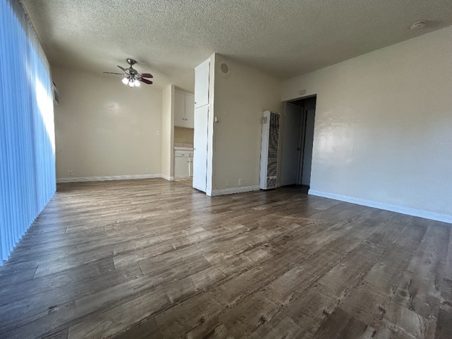 409 N Los Robles Ave in Pasadena, CA - Foto de edificio - Building Photo