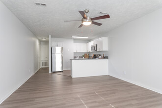 Timber Woods in Fayetteville, NC - Building Photo - Interior Photo