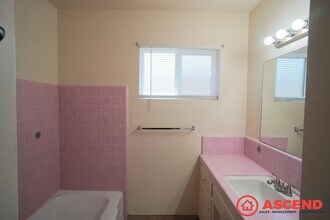 5008 College Ave in Bakersfield, CA - Building Photo - Building Photo