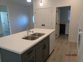 41518 Sierra Vista Dr in Lancaster, CA - Building Photo - Building Photo