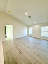 1635 22nd Ave SW in Vero Beach, FL - Building Photo - Building Photo