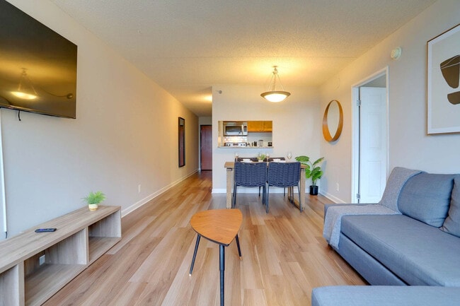 401 12th St S in Arlington, VA - Foto de edificio - Building Photo