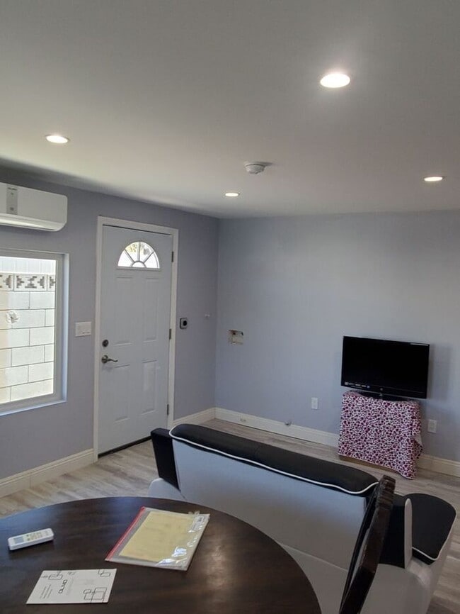 19006 Bagby Dr in Santa Clarita, CA - Foto de edificio - Building Photo