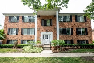 Hartford Place in Birmingham, MI - Building Photo
