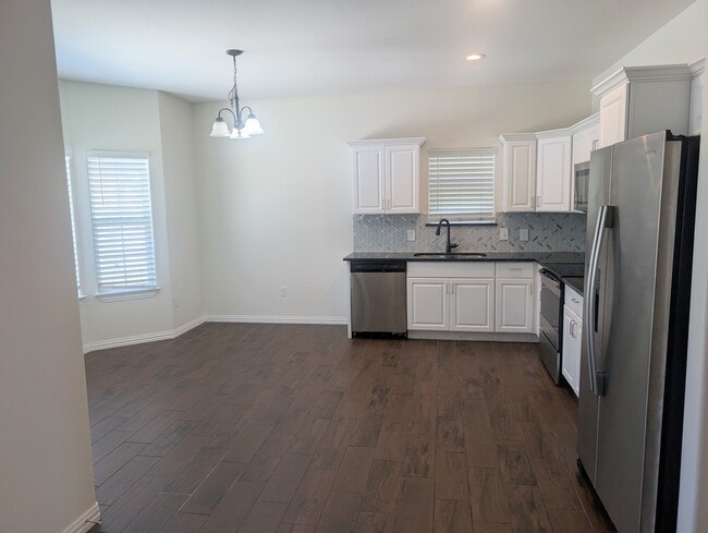 1028 E Houston St in Sherman, TX - Building Photo - Building Photo