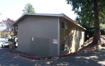 Seabreeze Apartments in Seattle, WA - Building Photo - Building Photo