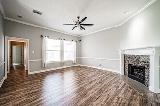 1523 Crescent Shores Ln in Seabrook, TX - Building Photo - Building Photo