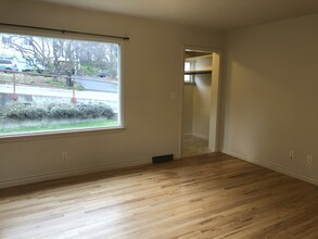 515 SW Shirley St in Pullman, WA - Foto de edificio - Building Photo
