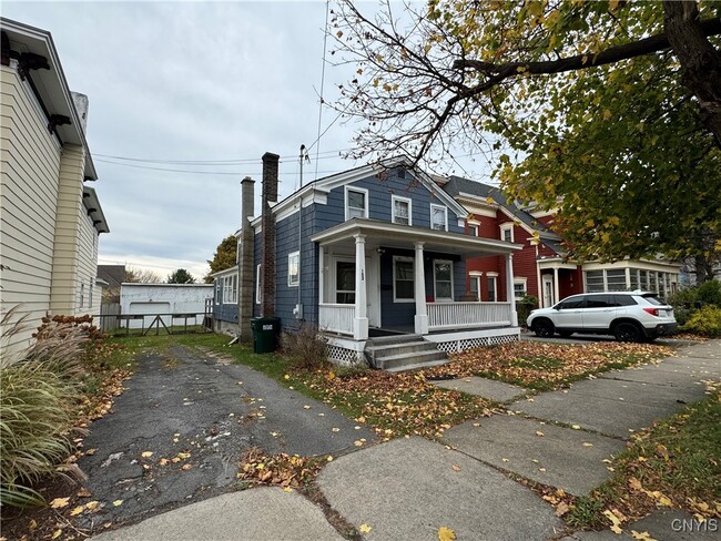 152 E 4th St in Oswego, NY - Building Photo - Building Photo