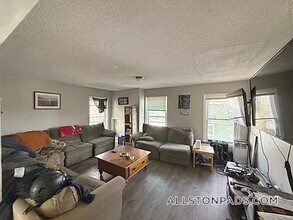 5 W Sorrento St, Unit 2 in Boston, MA - Building Photo - Building Photo