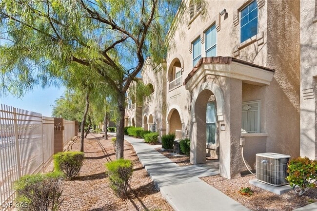 property at 10550 W Alexander Rd