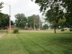 204 Booth St, Unit 101 in Fox Lake, WI - Building Photo - Building Photo