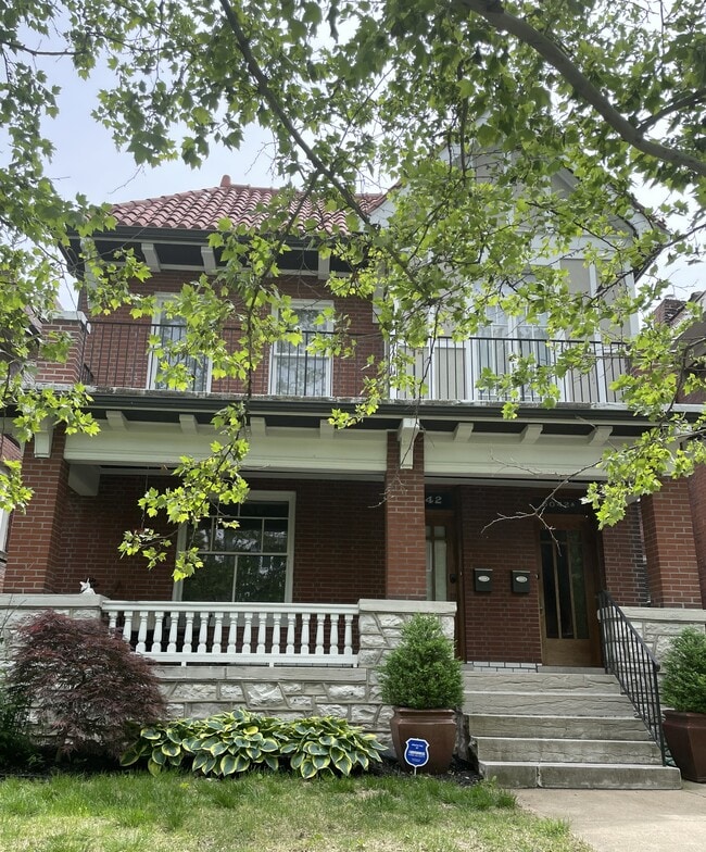 6042 Pershing Ave, Unit A