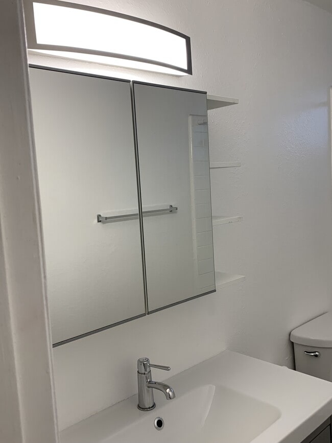 1351 N Orange Dr in Los Angeles, CA - Building Photo - Building Photo