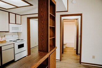 2421 Madison St, Unit 52 in Clarksville, TN - Foto de edificio - Building Photo