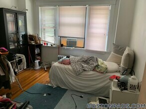 19 Egremont Rd, Unit 1 in Boston, MA - Building Photo - Building Photo