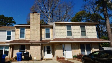 443 Benlea Cir in Virginia Beach, VA - Foto de edificio - Building Photo