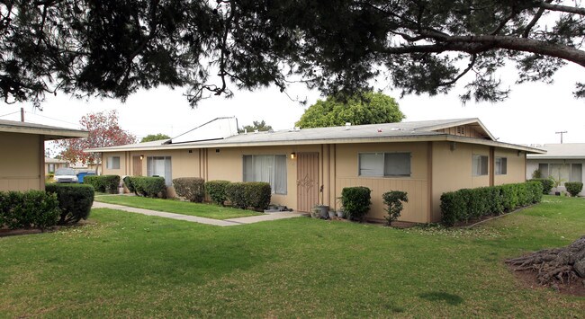 Park Palomar in Chula Vista, CA - Foto de edificio - Building Photo