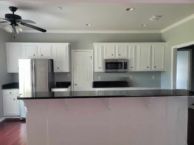 3611 Castle Pines Ln in Albany, GA - Building Photo - Building Photo