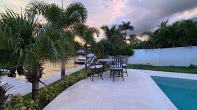 3954 14th Ln NE in St. Petersburg, FL - Building Photo - Building Photo