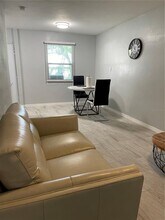 2485 Highland Acres Dr in Clearwater, FL - Building Photo - Building Photo