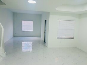 4914 White Mangrove Way E in Fort Lauderdale, FL - Building Photo - Building Photo