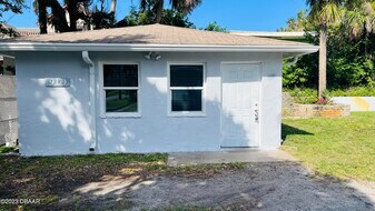 914 N Wild Olive Ave