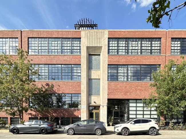 property at 1432 W 21st St