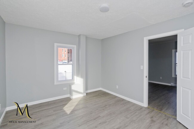 129-131 Center St in Holyoke, MA - Building Photo - Building Photo