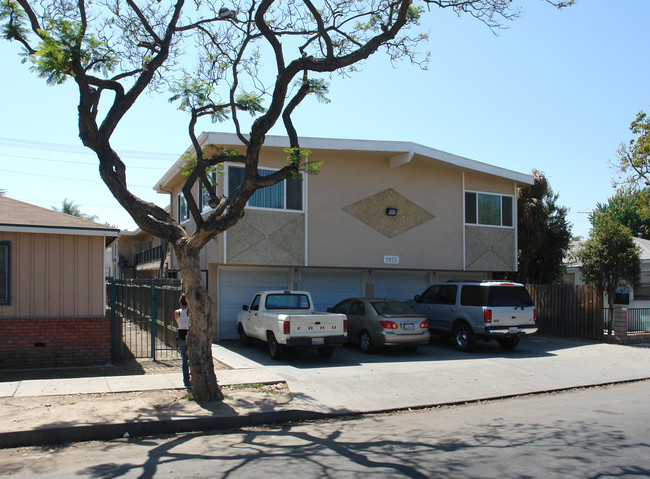 1955 Locust Ave in Long Beach, CA - Building Photo - Building Photo