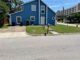 300 Cooner St in College Station, TX - Building Photo