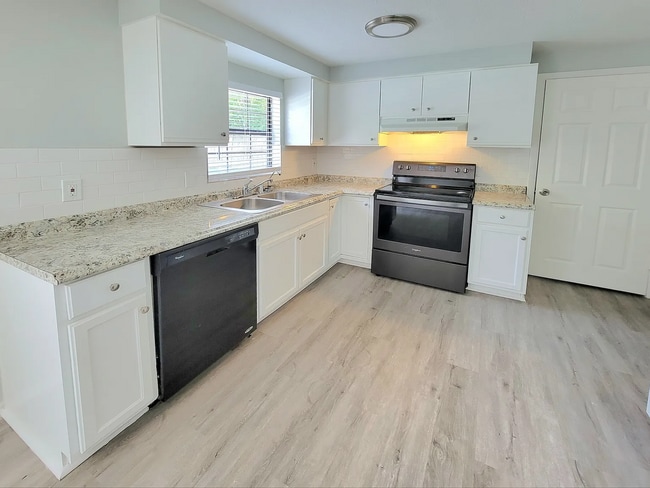 7740 Arble Dr in Jacksonville, FL - Building Photo - Building Photo