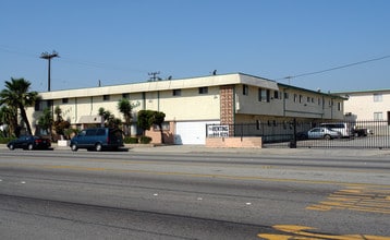 The Prairie Apartments in Hawthorne, CA - Foto de edificio - Building Photo