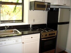 432 E 13th St in New York, NY - Building Photo - Building Photo