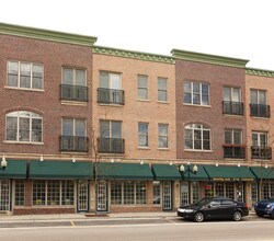 511-539 W Main St in Brighton, MI - Building Photo - Building Photo