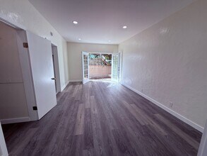 323 S Francisca Ave in Redondo Beach, CA - Building Photo - Building Photo