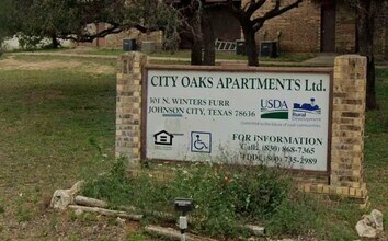 301 N Winters Furr in Johnson City, TX - Building Photo - Building Photo