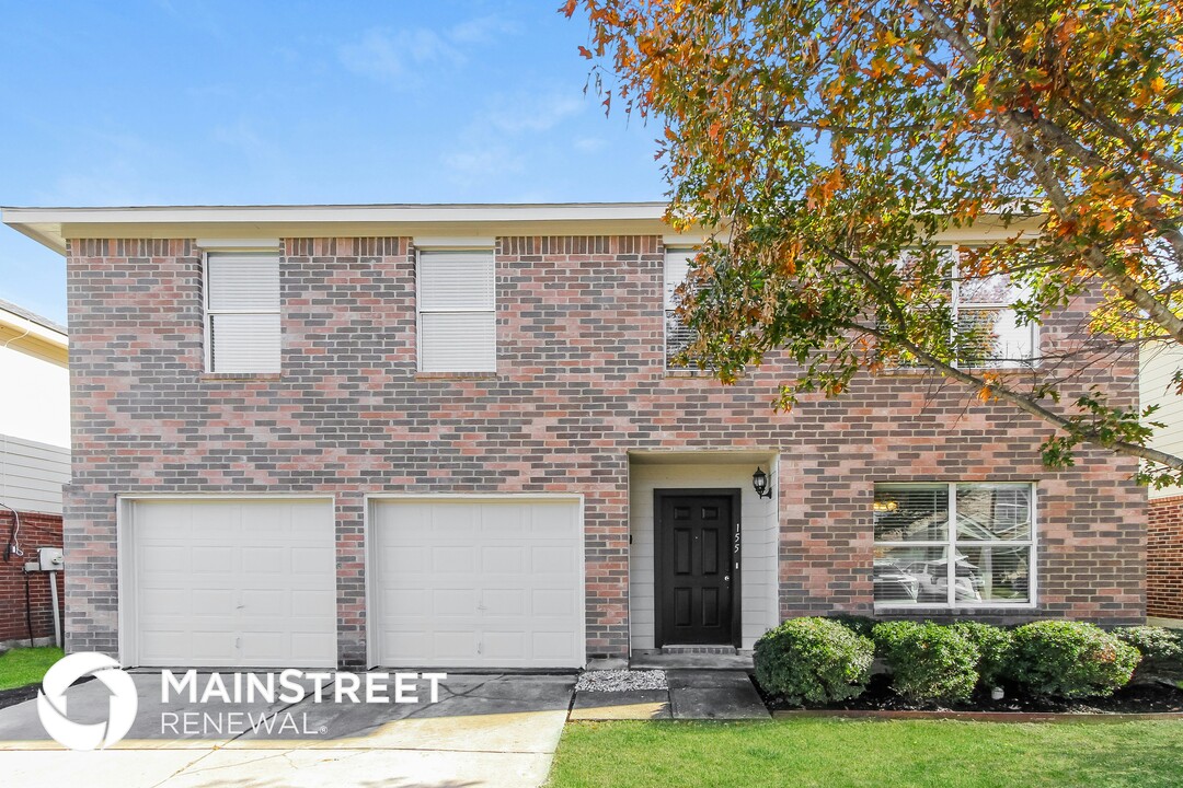 155 Independence Ave in Venus, TX - Building Photo