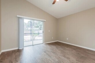 7030 Colony Pointe Dr in Riverview, FL - Building Photo - Building Photo